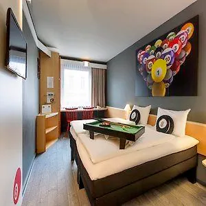 Ibis 3*